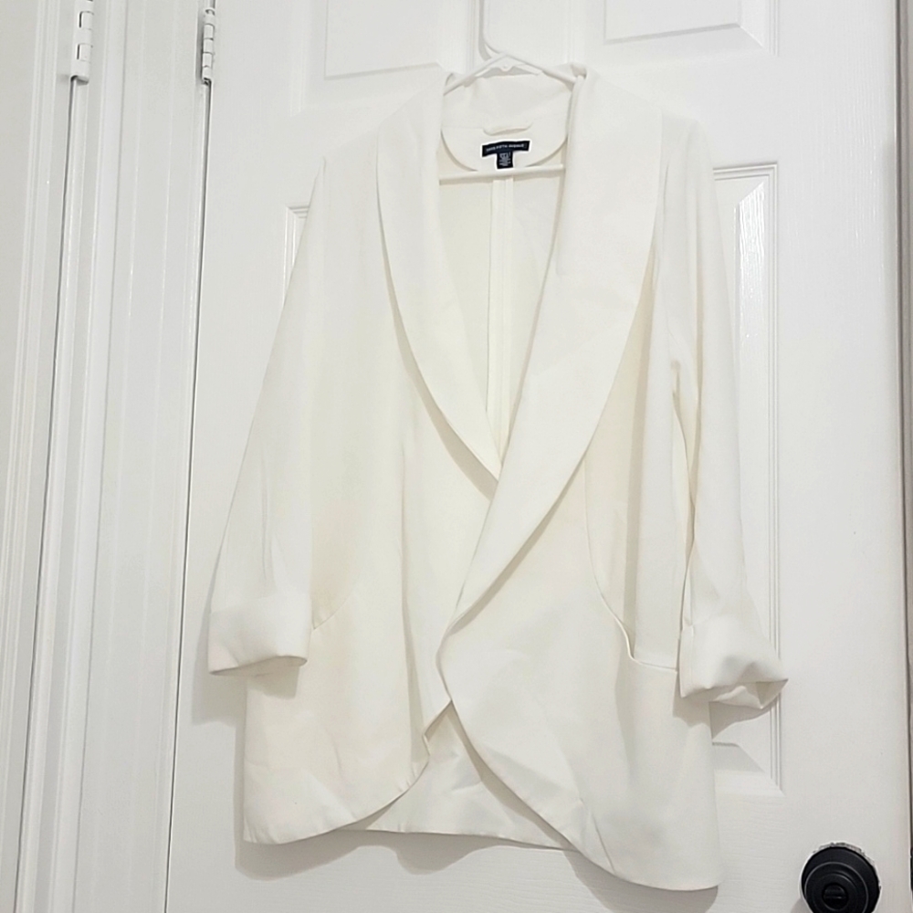 Saks Fifth Avenue Blazer in White with scoop pockets and cuffed sleeves.